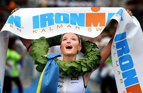 Proffset Åsa Lundström på plats i Hawaii