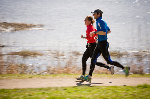 3 roliga sätt att träna fartlek med dina löparkompisar