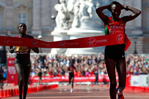 The fantastic four gör upp om medaljerna i damernas London Marathon