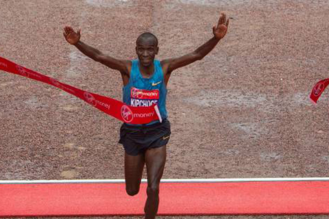 Kipchoge och Tufa snabbast i London Marathons starka startfält