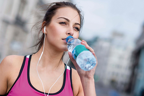 Experten tipsar! Så håller du vätskebalansen under loppet