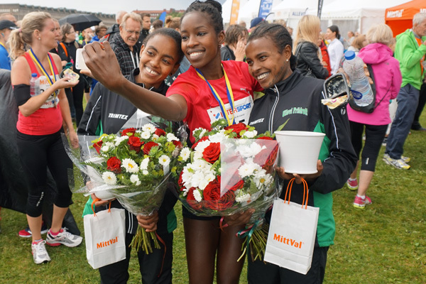 Bildspecial! Känn in stämningen från Tjejmilen 2015