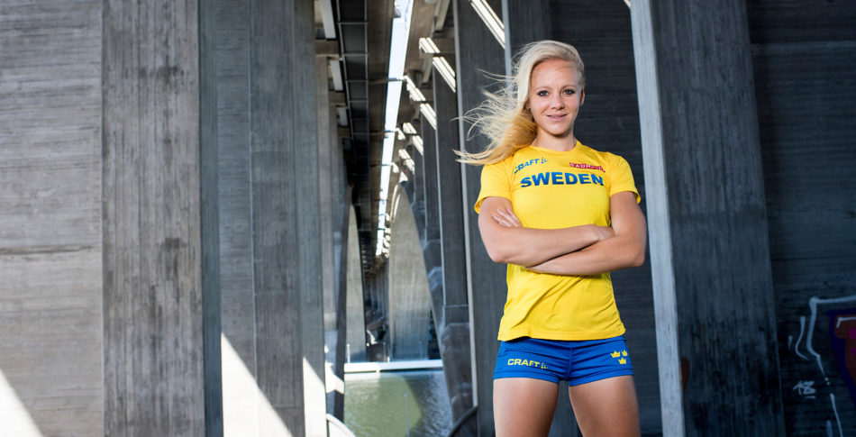 Mikaela spänner bågen i London Marathon