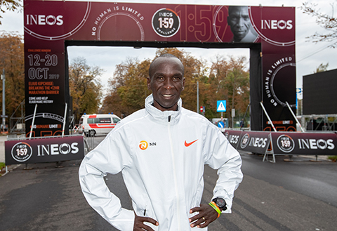 Kipchoge redo skriva historia – kolla livestreamen på RW